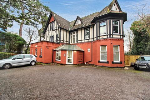 1 bedroom flat for sale, Flat 4 Eaton Court, 12 Madeira Road, Bournemouth, Dorset, BH1 1QG
