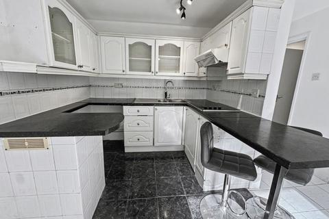 1 bedroom flat for sale, Flat 4 Eaton Court, 12 Madeira Road, Bournemouth, Dorset, BH1 1QG