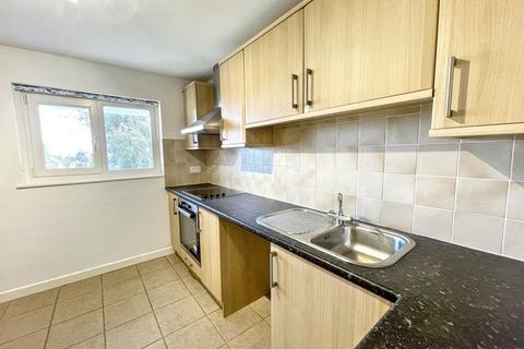 2 bedroom flat to rent, St. Lukes Road South, Torquay, TQ2