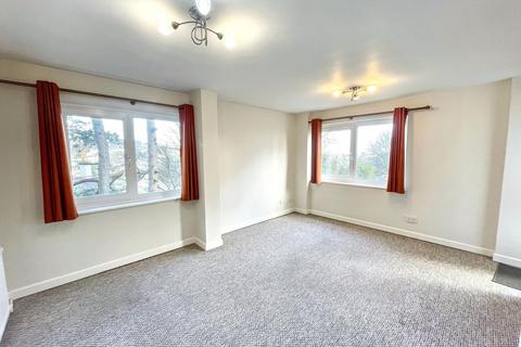 2 bedroom flat to rent, St. Lukes Road South, Torquay, TQ2