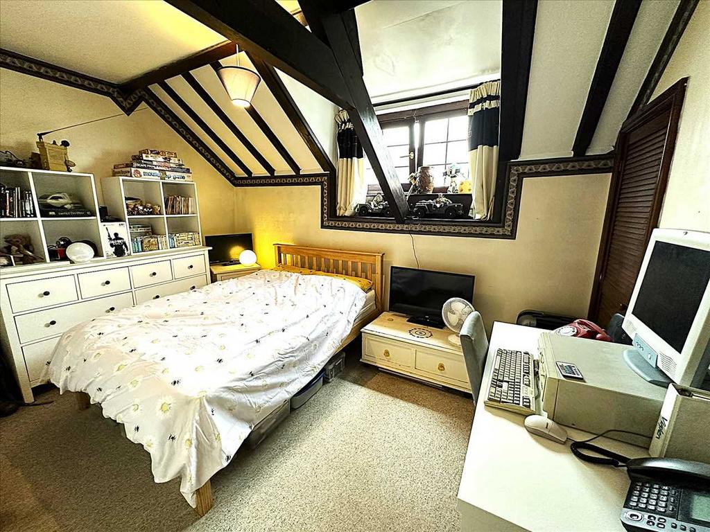 Bedroom (front)