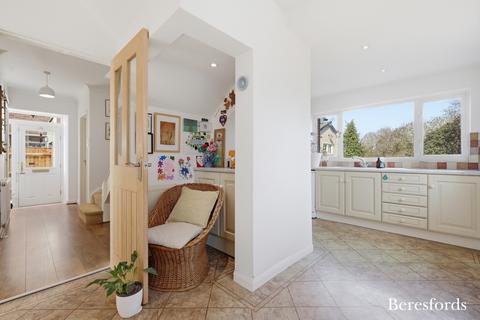 4 bedroom detached house for sale, Private Road, Chelmsford, CM2