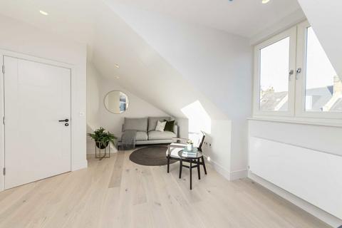 2 bedroom flat to rent, Estelle Road, London NW3