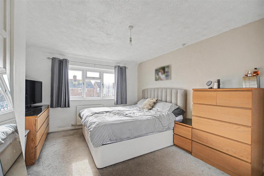Bedroom 1 2.jpeg