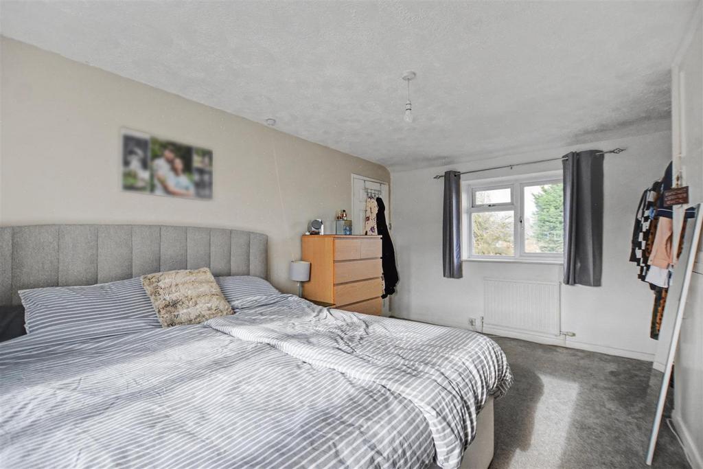 Bedroom 1 3.jpeg
