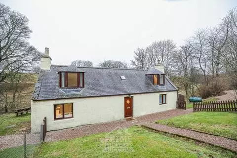 2 bedroom detached house for sale