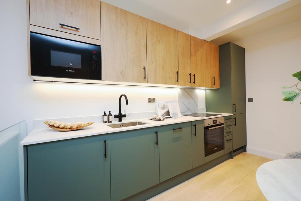 Show Flat - Mitcham Rd Sw17 (12).jpg