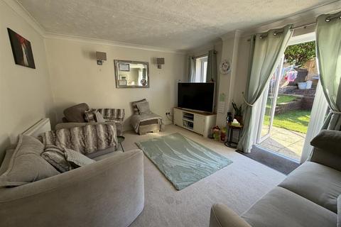 3 bedroom house for sale, Oriel Road, Daventry