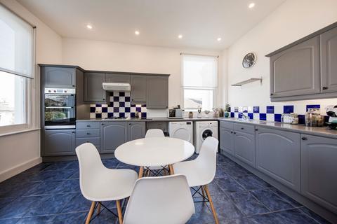 2 bedroom flat for sale, St. James Road, Tunbridge Wells, TN1 2JZ