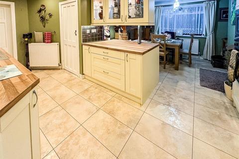 2 bedroom detached house for sale, Victoria Road, SCUNTHORPE