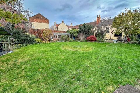 3 bedroom end of terrace house for sale, High Street, Crowle, SCUNTHORPE