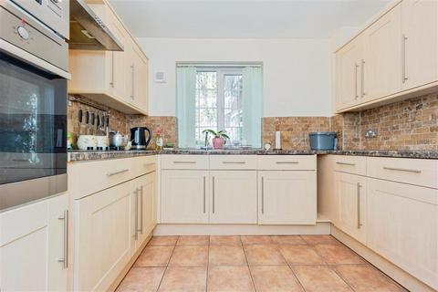 2 bedroom apartment for sale, Brooklands Road, SALE