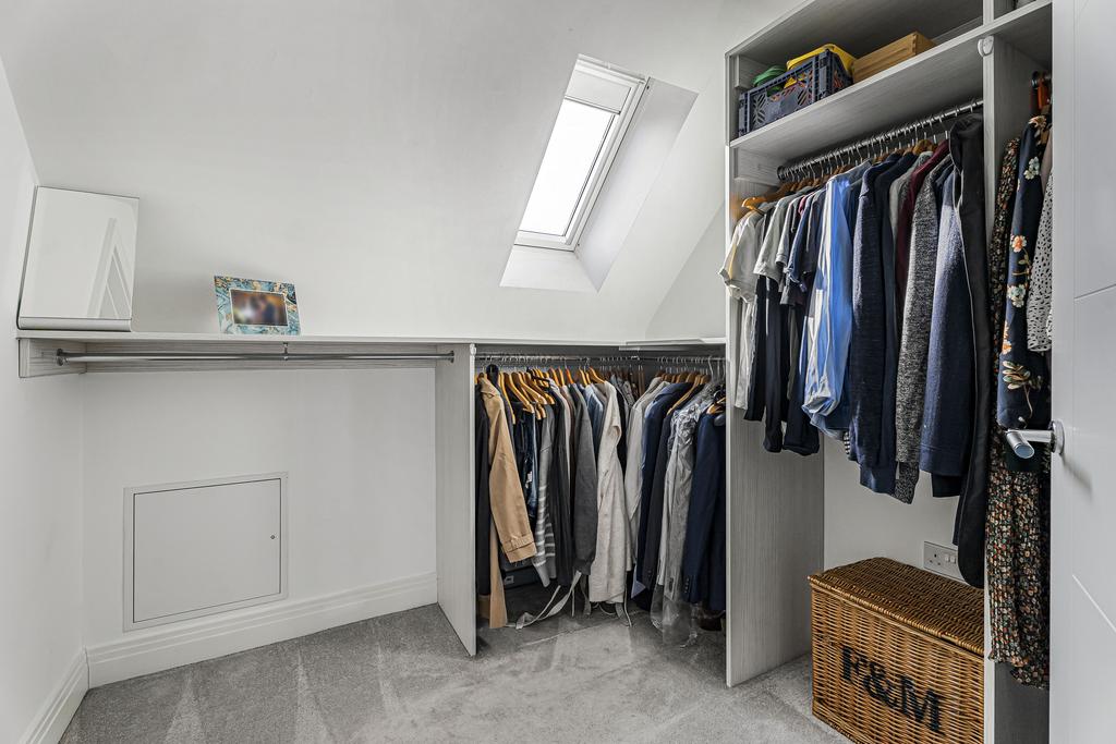 Walk- in Wardrobe