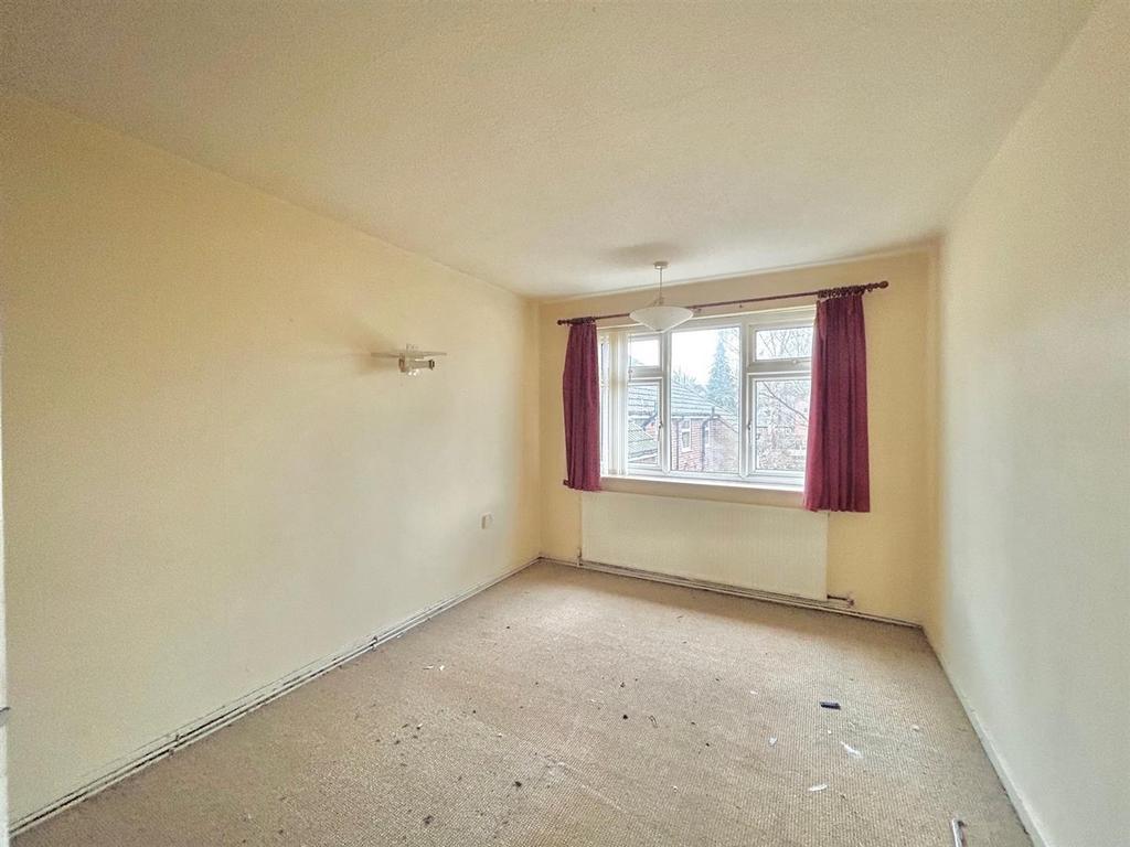 Bedroom 1.jpg