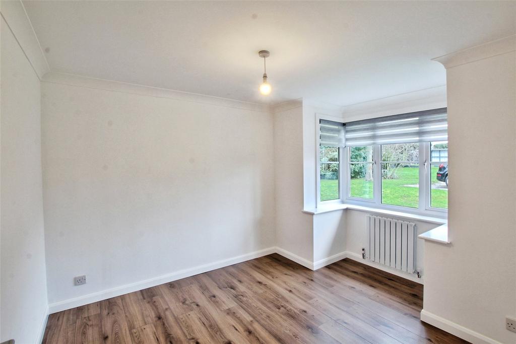 Dining Room/Bed5