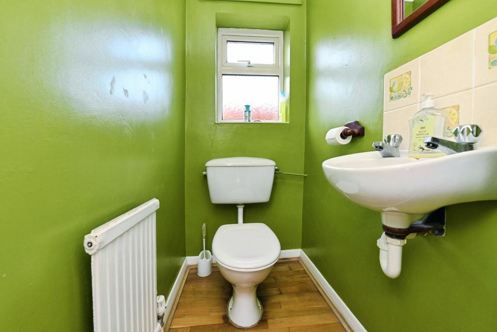 Cloakroom/Wc