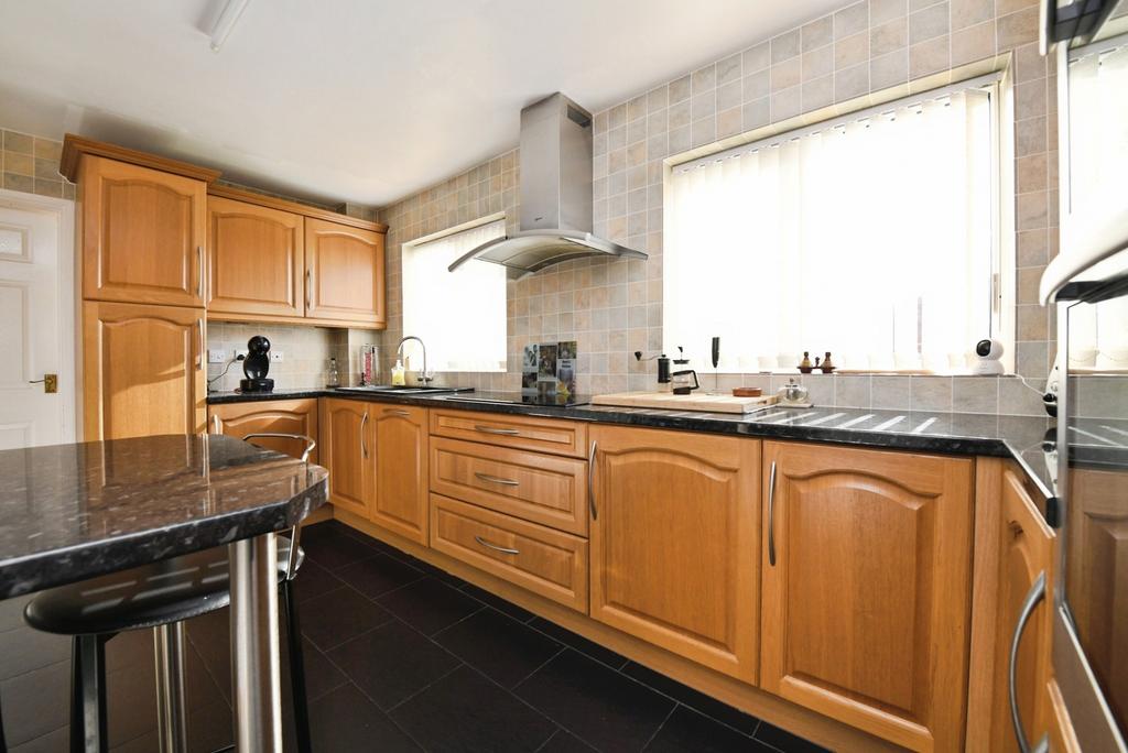 Kitchen/Breakfast Rm