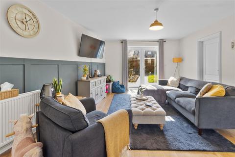 3 bedroom terraced house for sale, Riggers Way, Hailsham