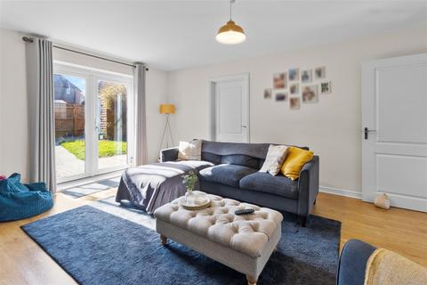 3 bedroom terraced house for sale, Riggers Way, Hailsham