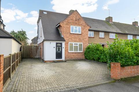 Molesey Close, Hersham, KT12