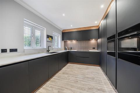 5 bedroom detached house for sale, Golf Drive, Camberley GU15