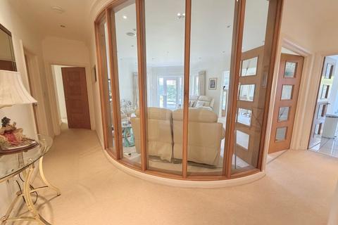 3 bedroom apartment for sale, Nairn Road, Canford Cliffs , Poole, BH13