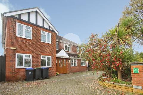undefined, Somerset Way, Richings Park SL0