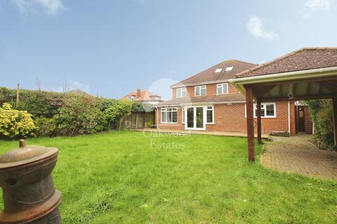 undefined, Somerset Way, Richings Park SL0