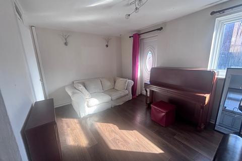 undefined, Symons Close, HULL