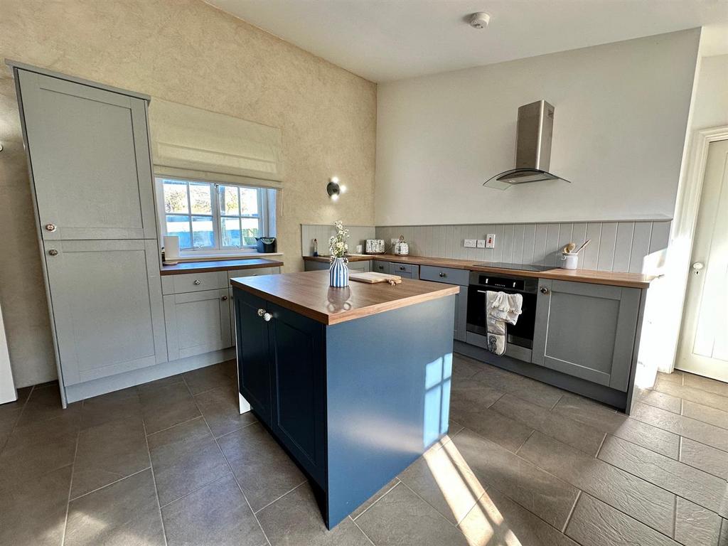 BH - Kitchen
