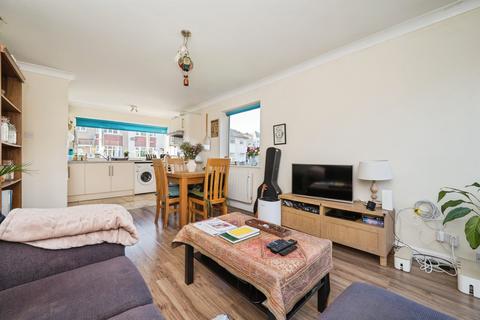 2 bedroom flat for sale, Lawrence Grove, Southampton