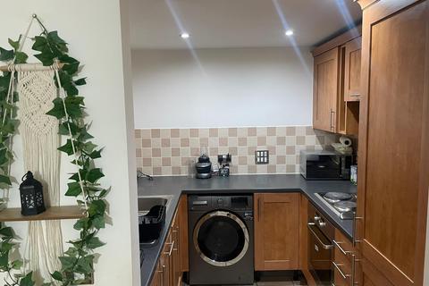 1 bedroom apartment to rent, Rosemoor House, West Ealing, London, W13