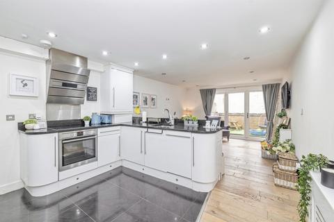 2 bedroom apartment for sale, Smith Street, Watford