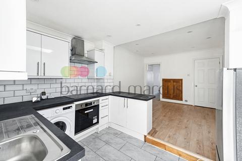 2 bedroom terraced house to rent, Keens Road, CROYDON