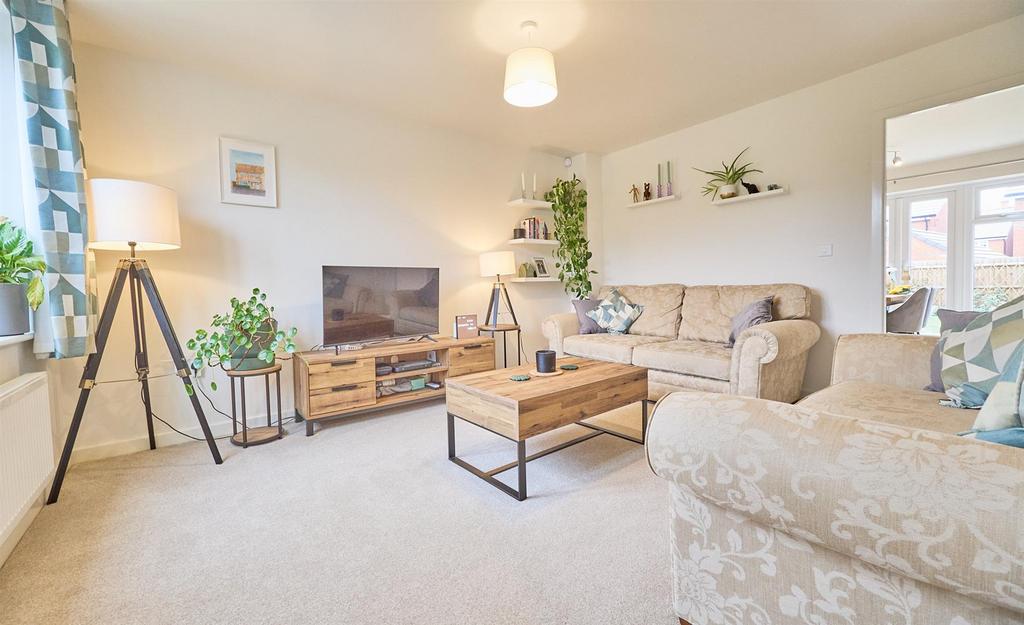 Lounge to front