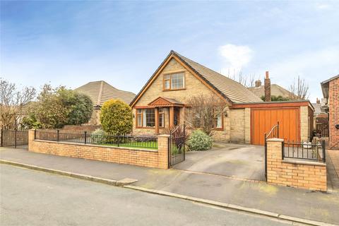 4 bedroom bungalow for sale, Ullswater Road, Hanging Heaton, Dewsbury, WF12
