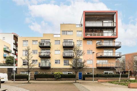2 bedroom flat to rent, Greenroof Way, London SE10