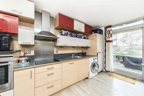 2 bedroom flat to rent, Greenroof Way, London SE10