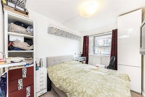2 bedroom flat to rent, Greenroof Way, London SE10