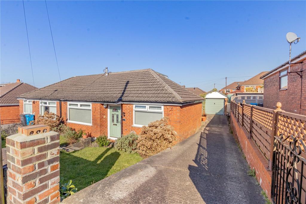 Front Drive &amp; Garage