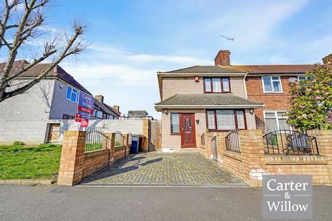 3 bedroom end of terrace house for sale, Cartwright Road, Essex