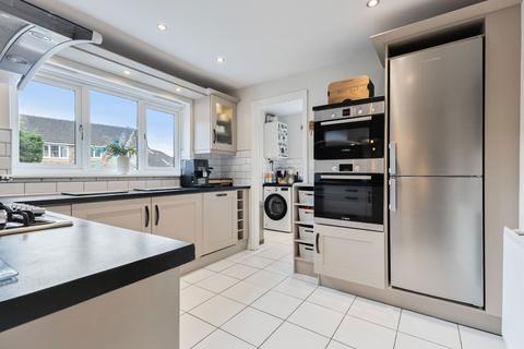 4 bedroom detached house for sale, Dunniwood Drive, Castleford WF10