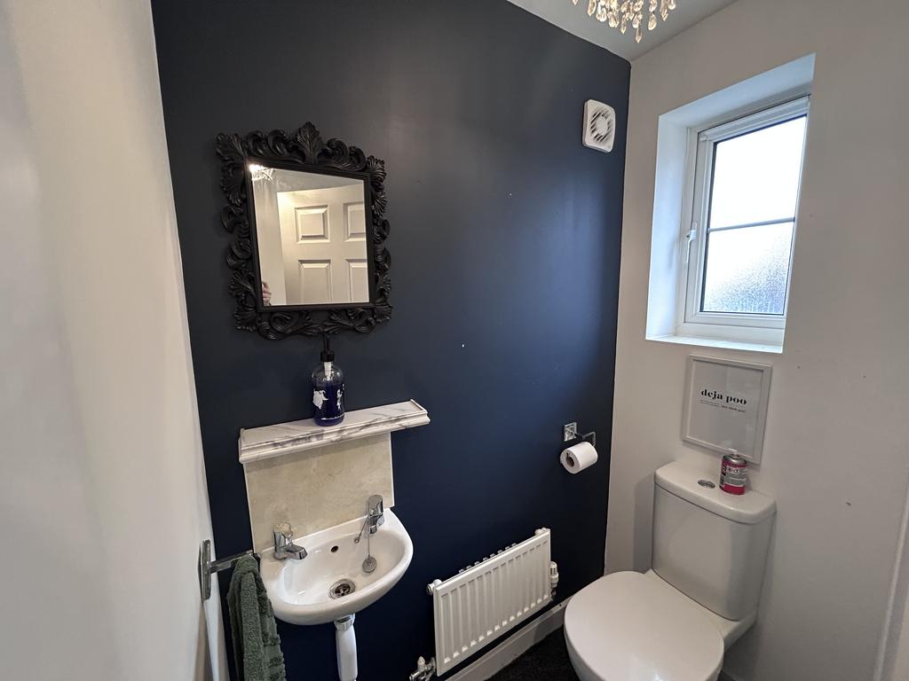 Cloakroom/wc