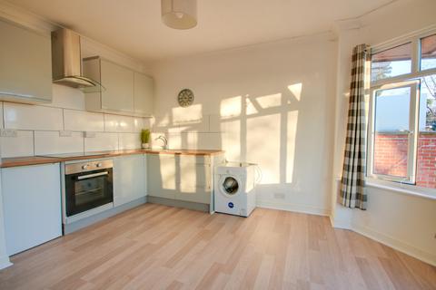 1 bedroom flat for sale, BITTERNE PARK! NO CHAIN! LOW CHARGES! MODERN KITCHEN!