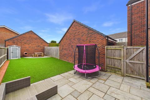 3 bedroom semi-detached house for sale, Woodgreen Square, Chinnor, Oxfordshire