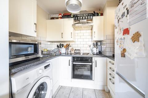 1 bedroom ground floor flat for sale, Haslemere