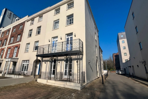 1 bedroom flat to rent, CUMBERLAND PLACE, SO15