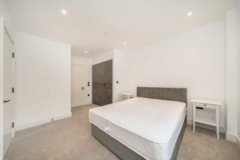 1 bedroom flat to rent, Monarch Square, LONDON SW11