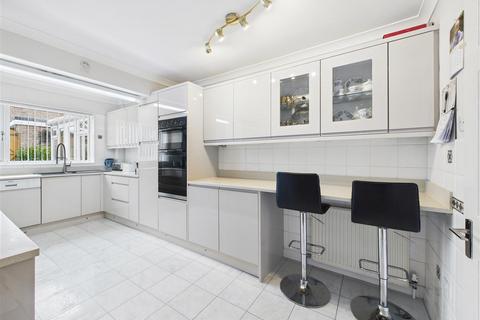 4 bedroom detached house for sale, Landseer Close, Dronfield