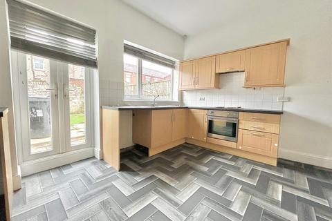 2 bedroom end of terrace house for sale, Gordon Street, Leigh